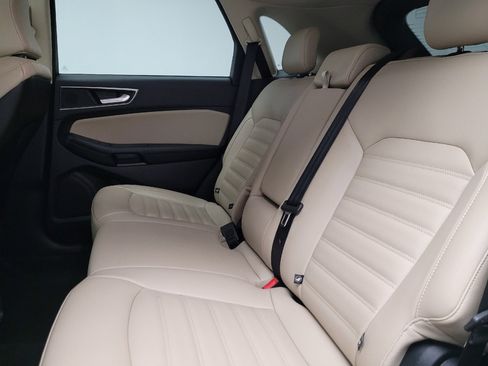 Used 2022 Ford Edge SEL image 18