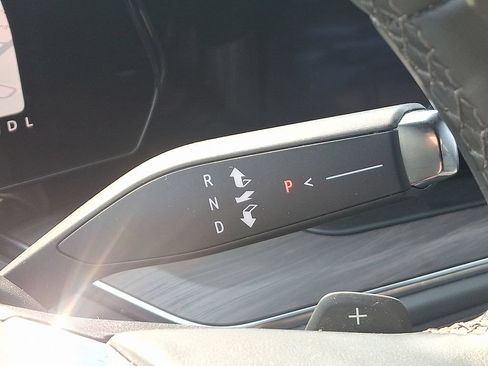 Certified 2025 Chevrolet Suburban LT AWD/4WD image 16