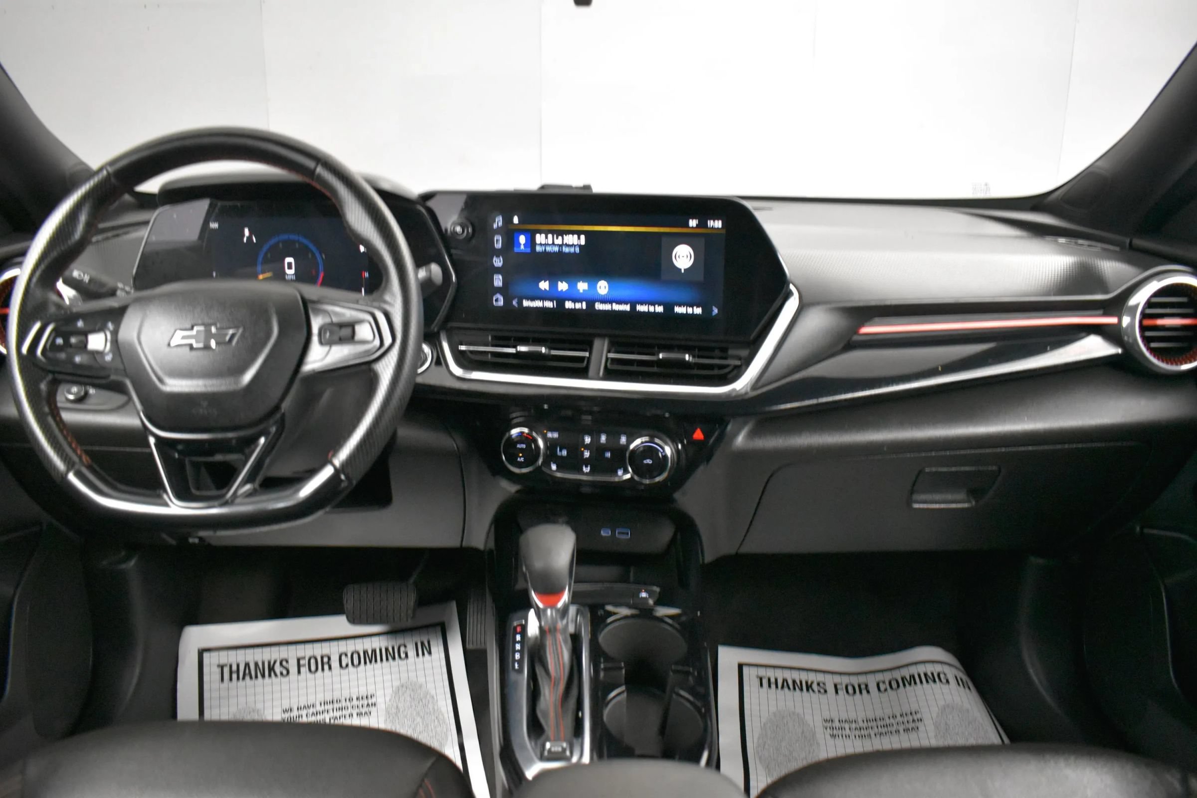 Used 2025 Chevrolet Trax RS FWD image 19