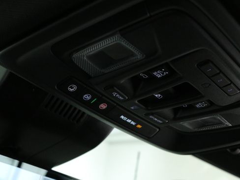 Used 2025 Chevrolet Silverado 2500 ZR2 w/ Technology Package image 20