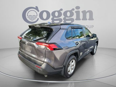 Used 2021 Toyota RAV4 LE FWD image 6