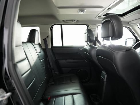 Used 2016 Jeep Patriot High Altitude image 38