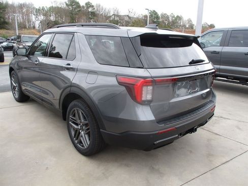 New 2026 Ford Explorer ST-Line w/ ST-Line Street Pack image 3