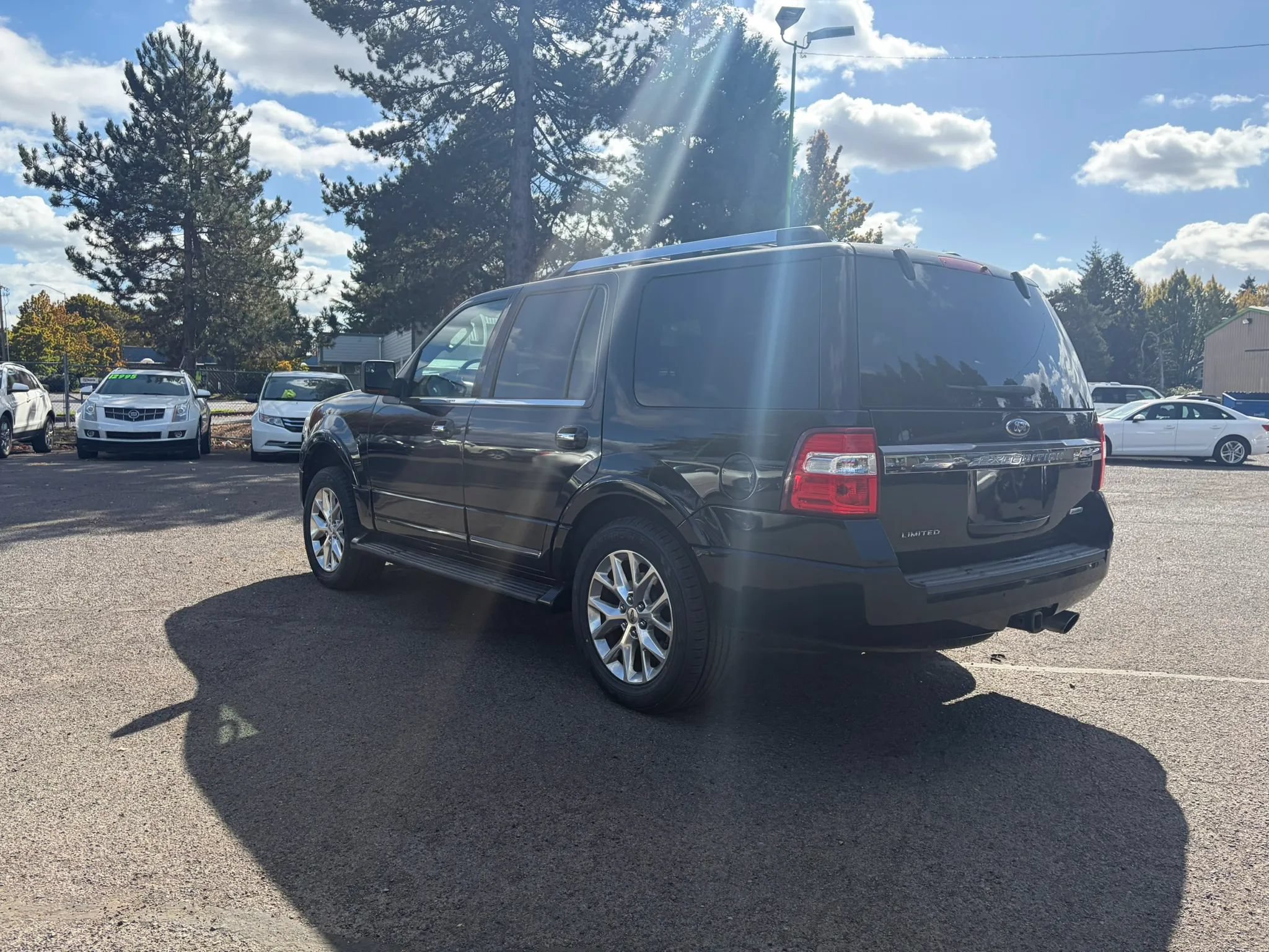 Used 2016 Ford Expedition Limited AWD/4WD image 5