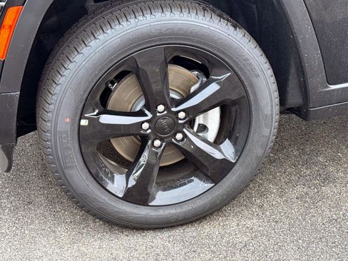 New 2026 Jeep Grand Cherokee L Limited w/ Limited Altitude Package image 5