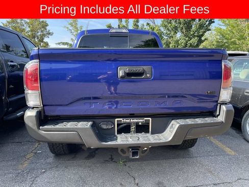 Used 2022 Toyota Tacoma TRD Off-Road AWD/4WD image 7
