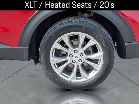 Used 2022 Ford Explorer XLT w/ Equipment Group 202A image 4