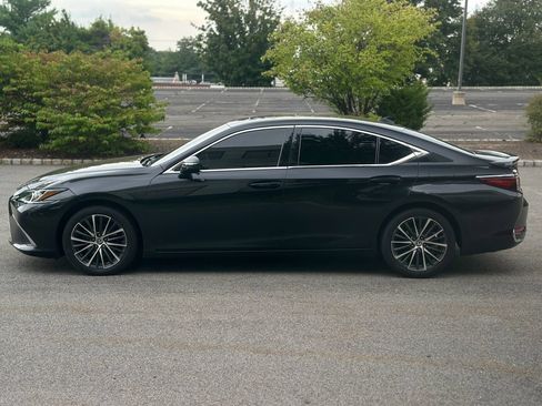 Used 2022 Lexus ES 300h w/ Premium Package FWD image 4