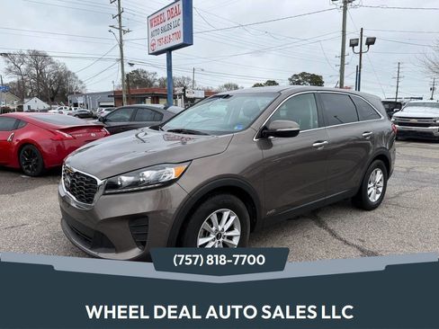 Used 2019 Kia Sorento AWD V6 image 1