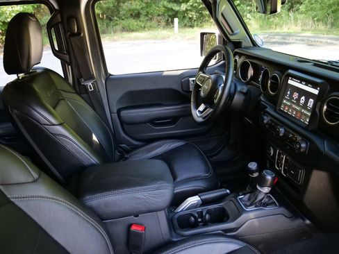 Used 2020 Jeep Gladiator Overland image 40