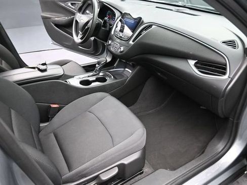 Used 2025 Chevrolet Malibu LT FWD image 24