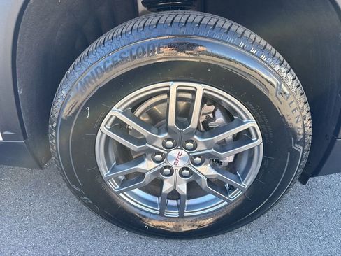 Used 2025 GMC Acadia Elevation image 34