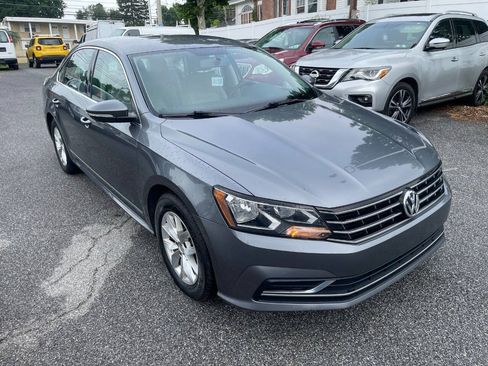 Used 2016 Volkswagen Passat 1.8T S FWD image 4