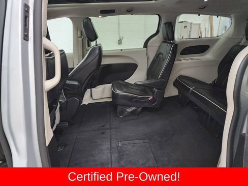 Certified 2023 Chrysler Pacifica Limited FWD image 30
