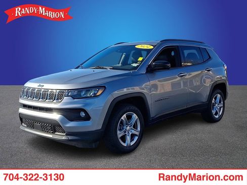 Used 2024 Jeep Compass Latitude image 1