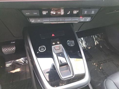 Certified 2023 Audi Q4 e-tron Premium Plus w/ Premium Plus RWD image 25