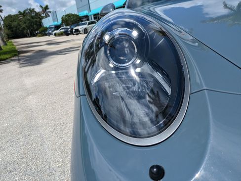 Used 2018 Porsche 911 Targa 4 GTS AWD/4WD image 9