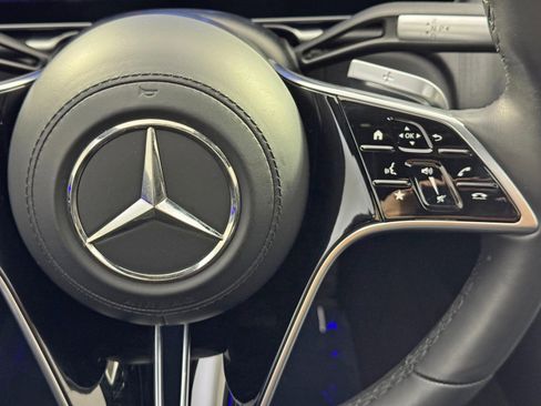 Used 2022 Mercedes-Benz S 500 4MATIC w/ AMG Line Package image 23