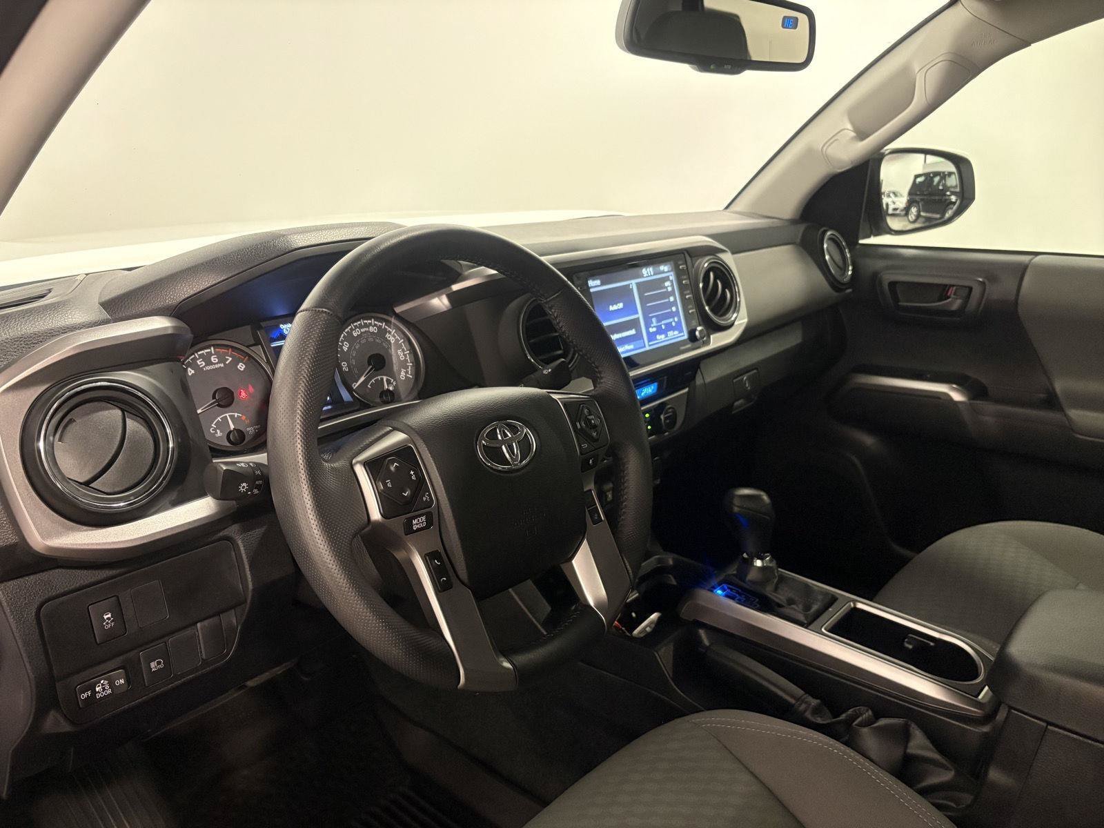 Used 2023 Toyota Tacoma SR5 w/ Technology Package AWD/4WD image 23