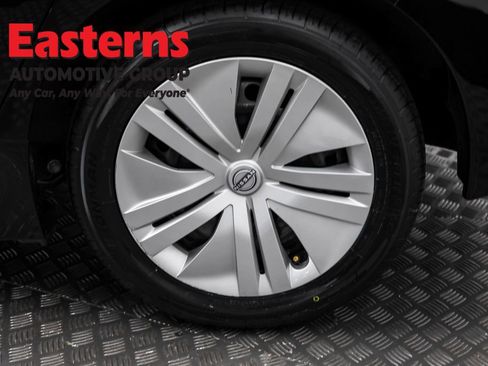 Used 2024 Nissan Leaf S image 32