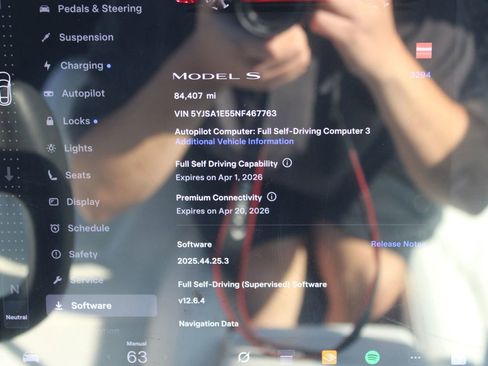 Used 2022 Tesla Model S Standard Range image 19