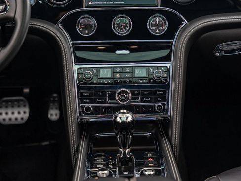 Used 2017 Bentley Mulsanne RWD image 18