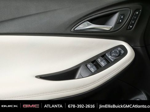 Used 2023 Buick Encore GX Essence w/ Experience Buick Package image 7