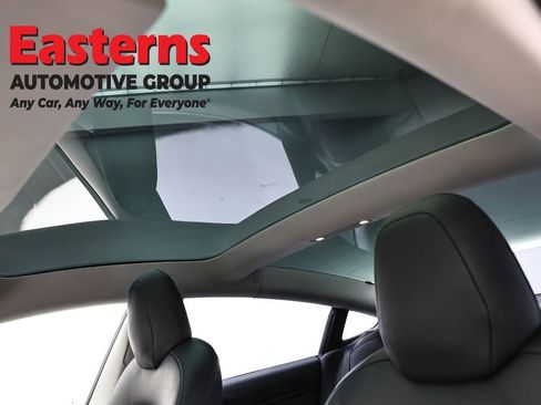 Used 2018 Tesla Model 3 Mid Range RWD image 28