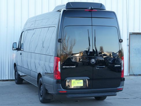 Used 2024 Mercedes-Benz Sprinter 2500 image 45