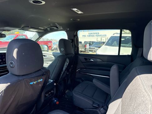 Used 2024 Chevrolet Traverse LT image 7