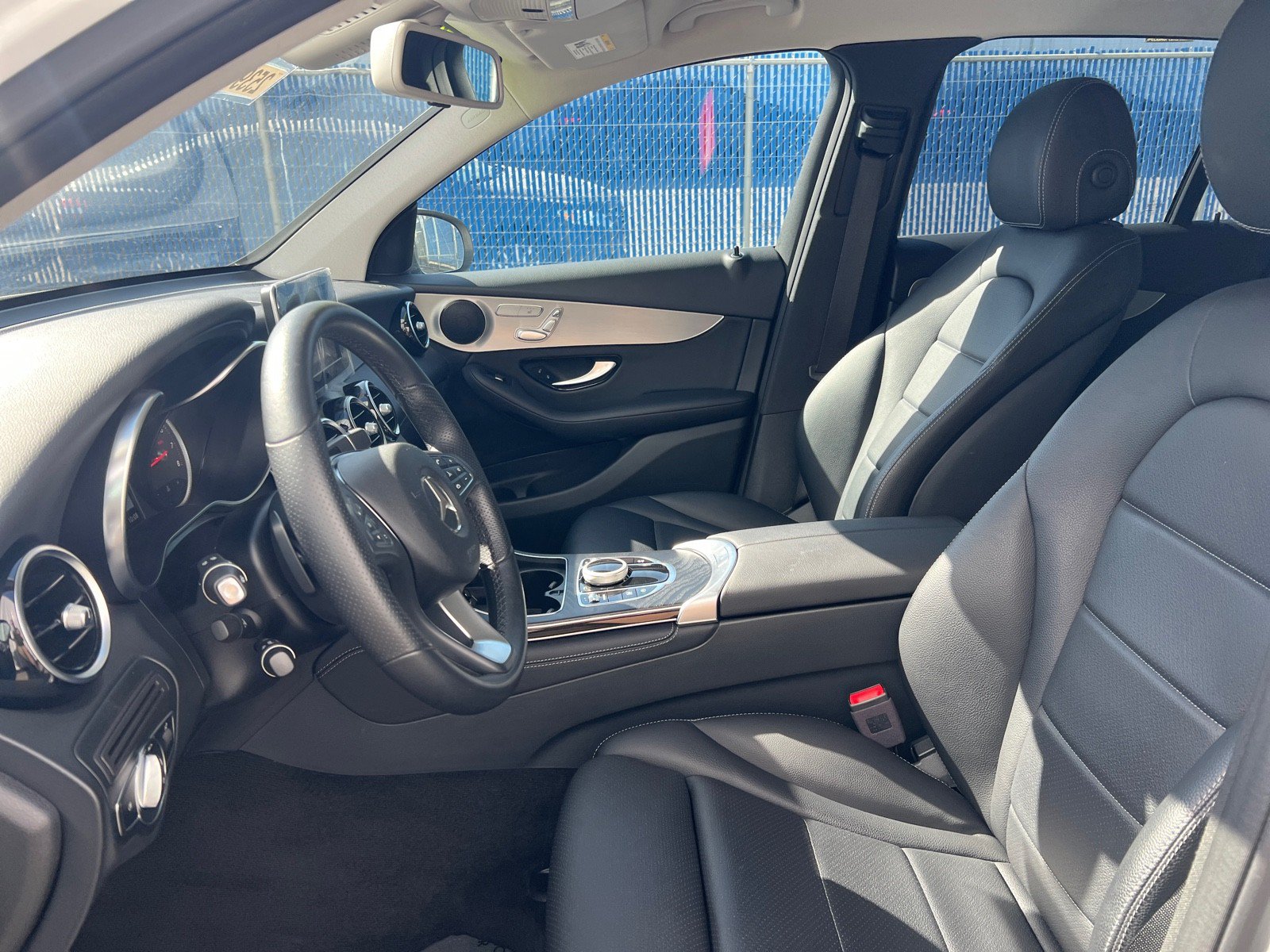 Used 2019 Mercedes-Benz GLC 300 4MATIC image 19