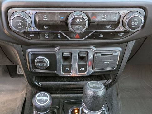 Used 2023 Jeep Wrangler Sport AWD/4WD image 15