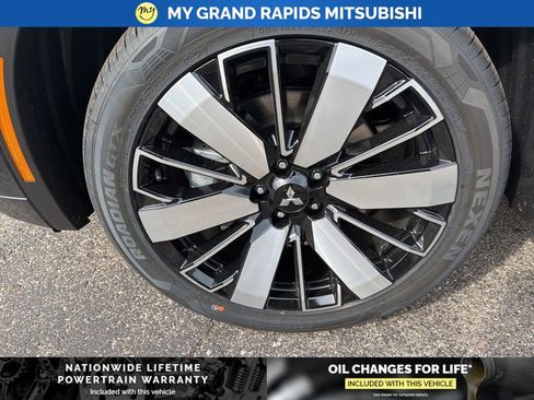 New 2026 Mitsubishi Outlander SEL AWD/4WD image 9