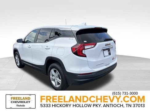 Used 2024 GMC Terrain SLE AWD/4WD image 4