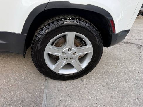 Used 2020 Land Rover Defender 110 SE AWD/4WD image 36
