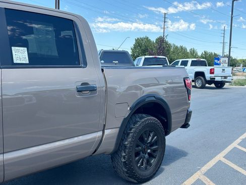 Used 2021 Nissan Titan PRO-4X w/ Pro-4x Convenience Package AWD/4WD image 7