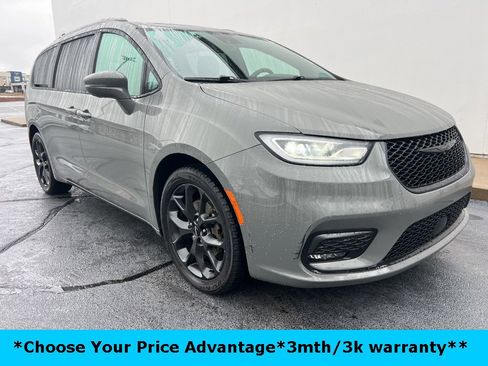 Certified 2022 Chrysler Pacifica Touring-L w/ S Appearance Package image 1