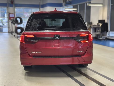 Used 2023 Honda Odyssey Sport image 6