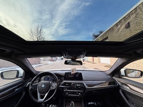 Used 2018 BMW 530i xDrive 530i xDrive image 32