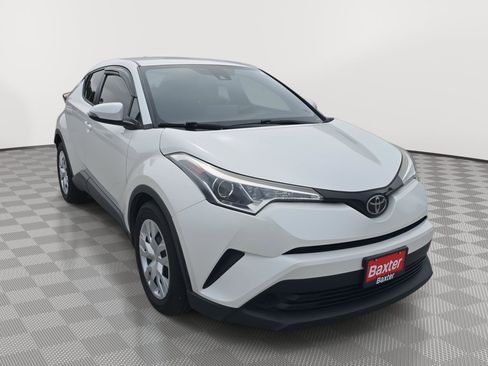 Used 2019 Toyota C-HR LE FWD image 9