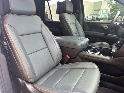 Used 2025 GMC Yukon AT4 w/ AT4 Premium Plus Package AWD/4WD image 16