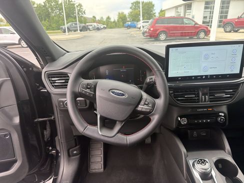 Used 2025 Ford Escape ST-Line w/ Equipment Group 301A FWD image 26