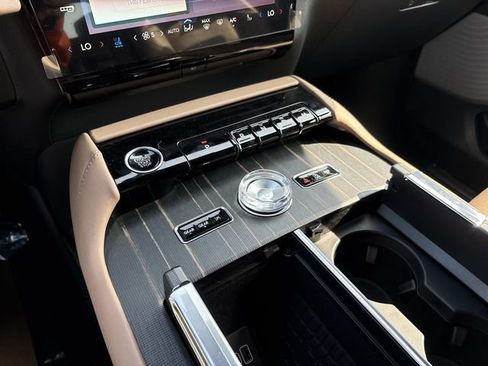 New 2026 Lincoln Navigator Black Label AWD/4WD image 30