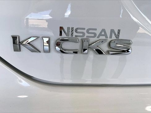 Used 2021 Nissan Kicks S FWD image 31