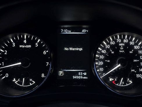Used 2017 Nissan Rogue SV AWD/4WD image 32
