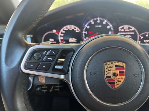 Used 2018 Porsche Panamera 4 image 36