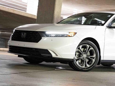 Used 2023 Honda Accord EX-L image 2