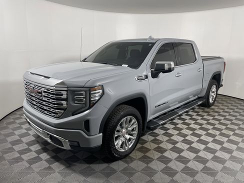 Used 2025 GMC Sierra 1500 Denali image 9