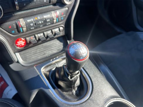 Used 2016 Ford Mustang Shelby GT350 w/ Technology Package image 31