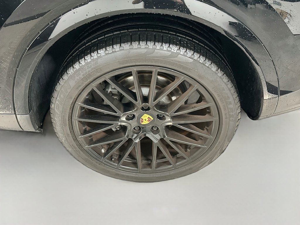 Certified 2020 Porsche Cayenne S AWD/4WD image 34